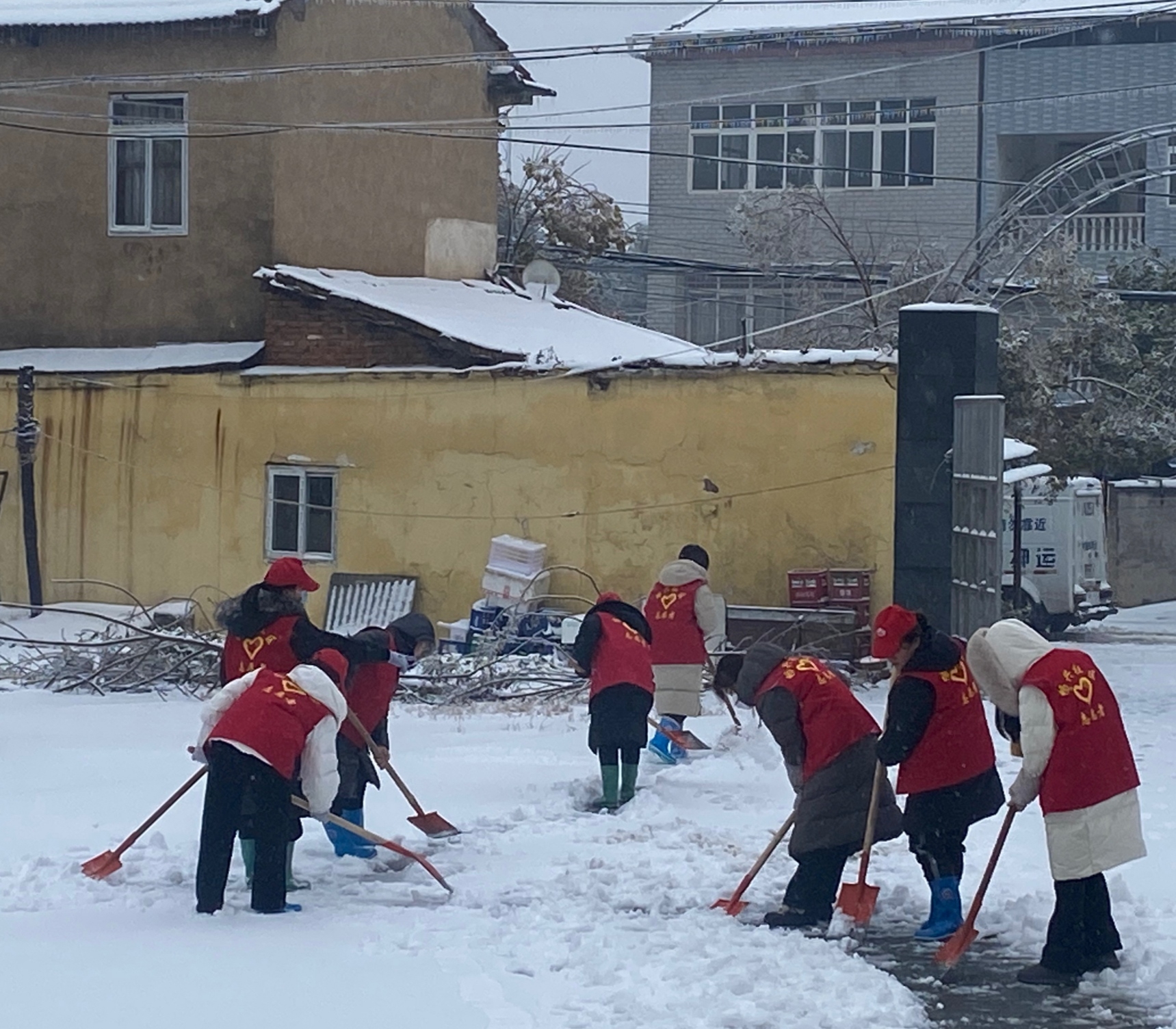 必威武汉应急下发提示函督促做好低温雨雪冰冻天气安全防范工作(图1)